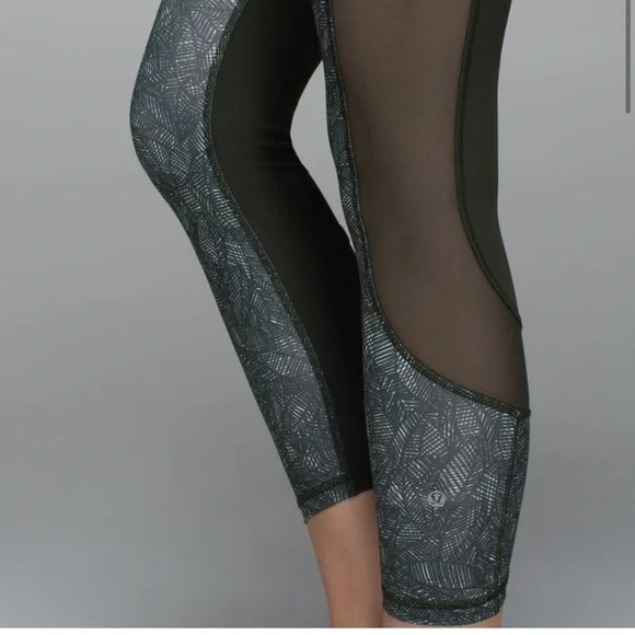 Lululemon High Times Pant *Luxtreme (Mesh) - Picture 3 of 9